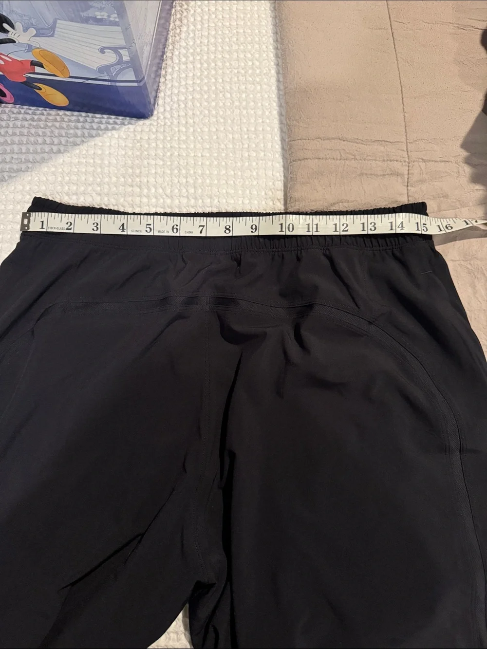 Lululemon Men’s black athletic Breaker shorts Large